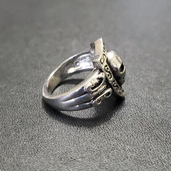 Silver tone skull ring approx size 9 - Picture 4 of 9